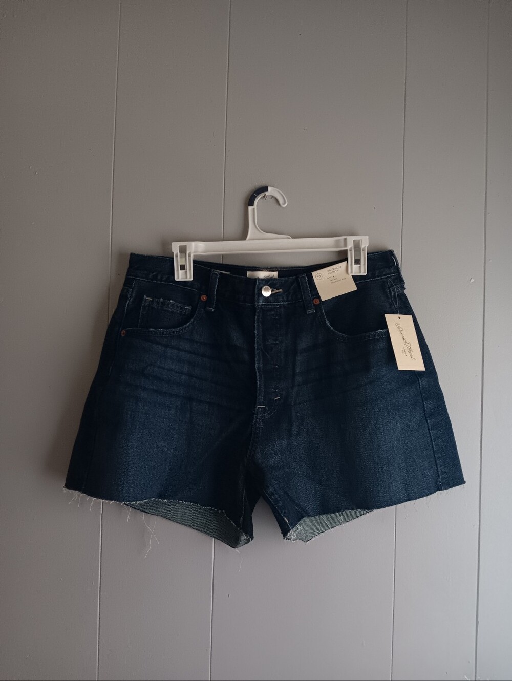Universal Thread Dark Blue Denim Women's High-Rise Shorts Size 10